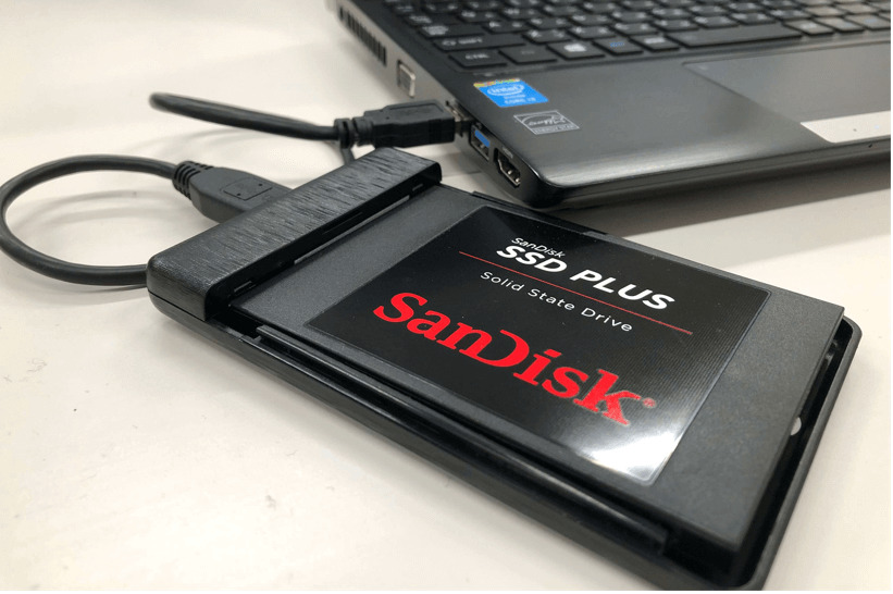 SSDをUSB経由でPCに接続する