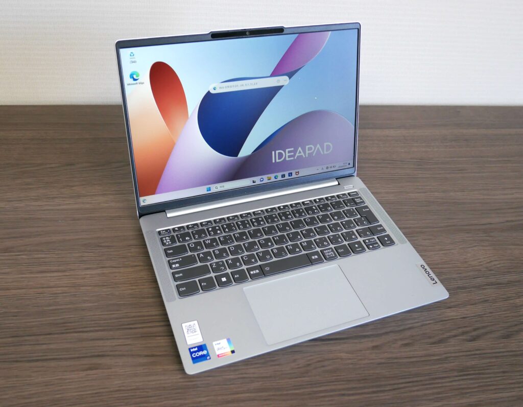 Lenovo IdeaPad Slim 5i Gen 8正面斜め1