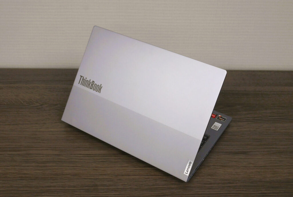 ThinkBook 14 Gen 6 (AMD) 天板斜め左