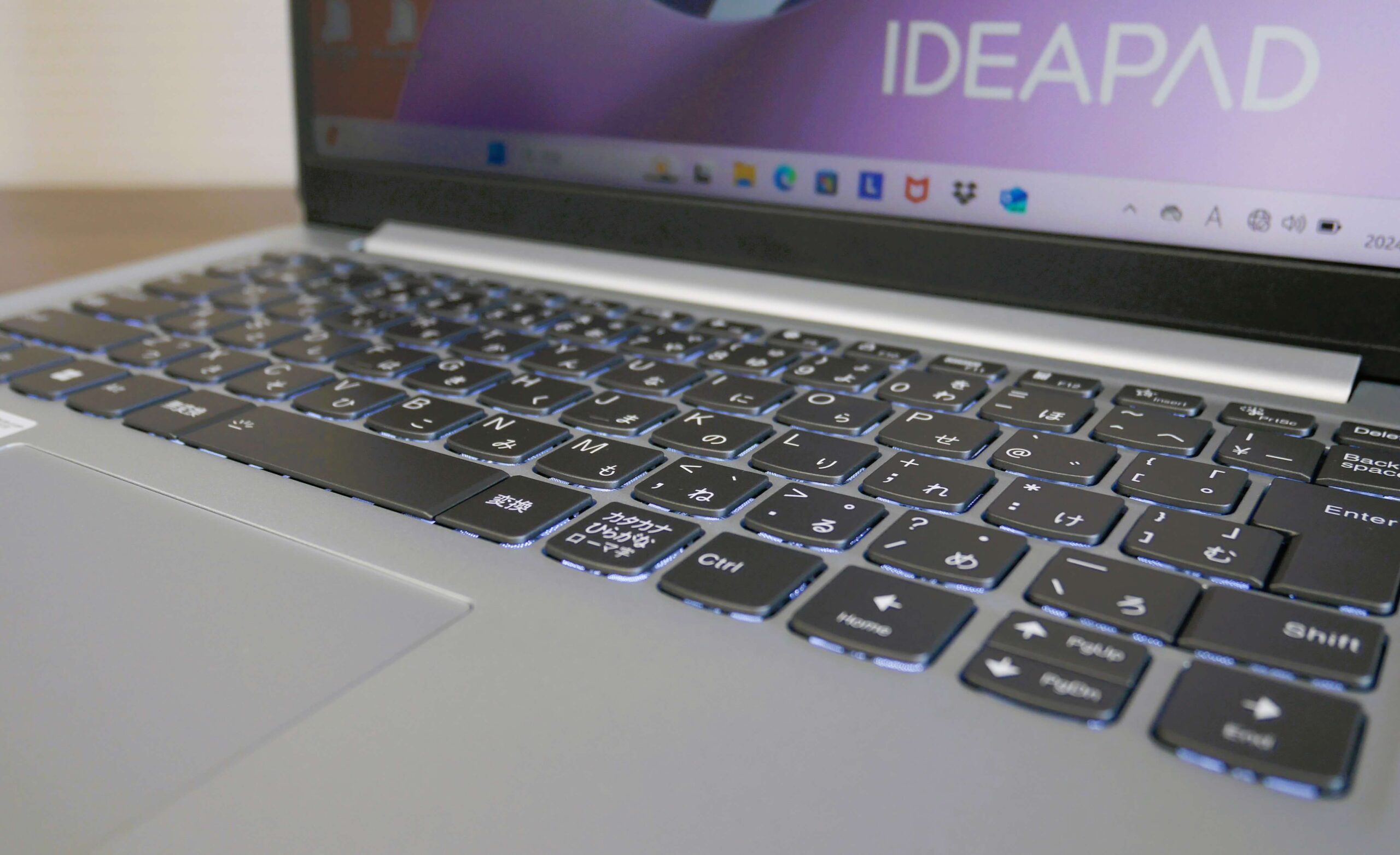 IdeaPad Slim 5 Light Gen 8キーボード斜め右