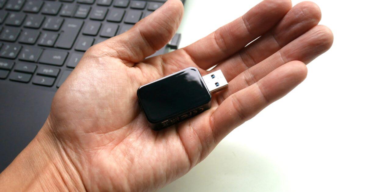 Anker SDカードリーダー裏