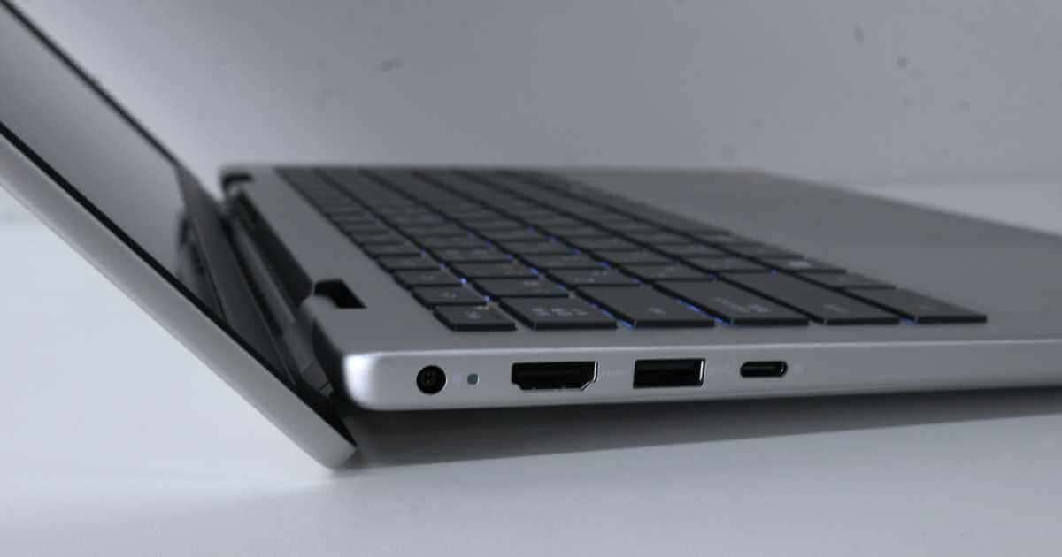 Dell 14_キーボード持ちあがる