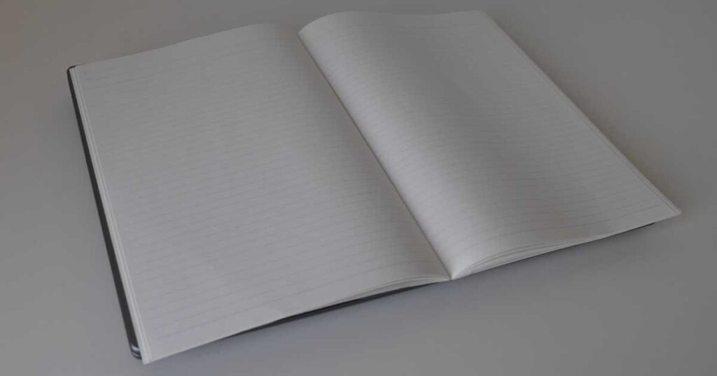 Lenovo IdeaPad Slim 5 Gen 10B4ノート開いた時と比較