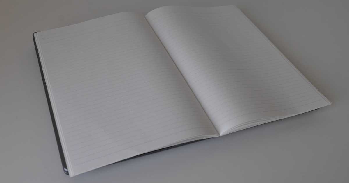 Lenovo IdeaPad Slim 5 Gen 10B4ノート開いた時と比較