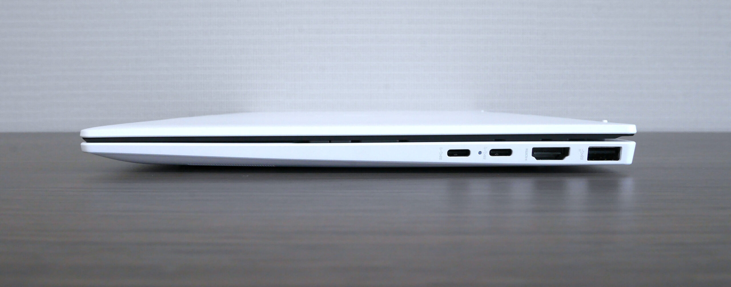 HP OmniBook 7 Aero 13-bg_右ポート