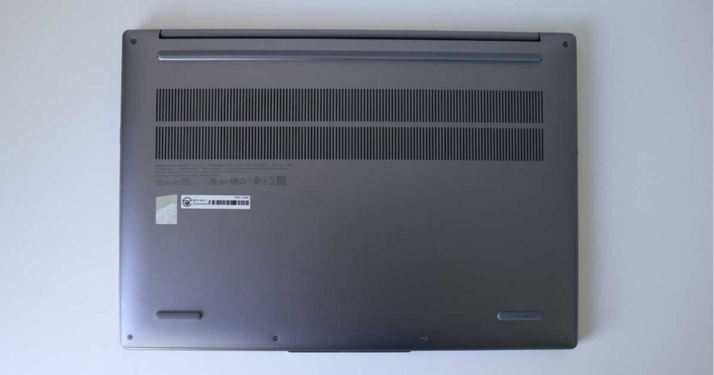 Lenovo IdeaPad Slim 5 Gen 10裏面