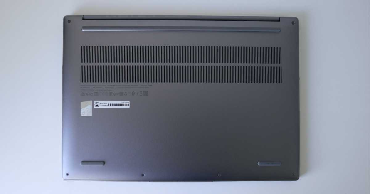 Lenovo IdeaPad Slim 5 Gen 10裏面