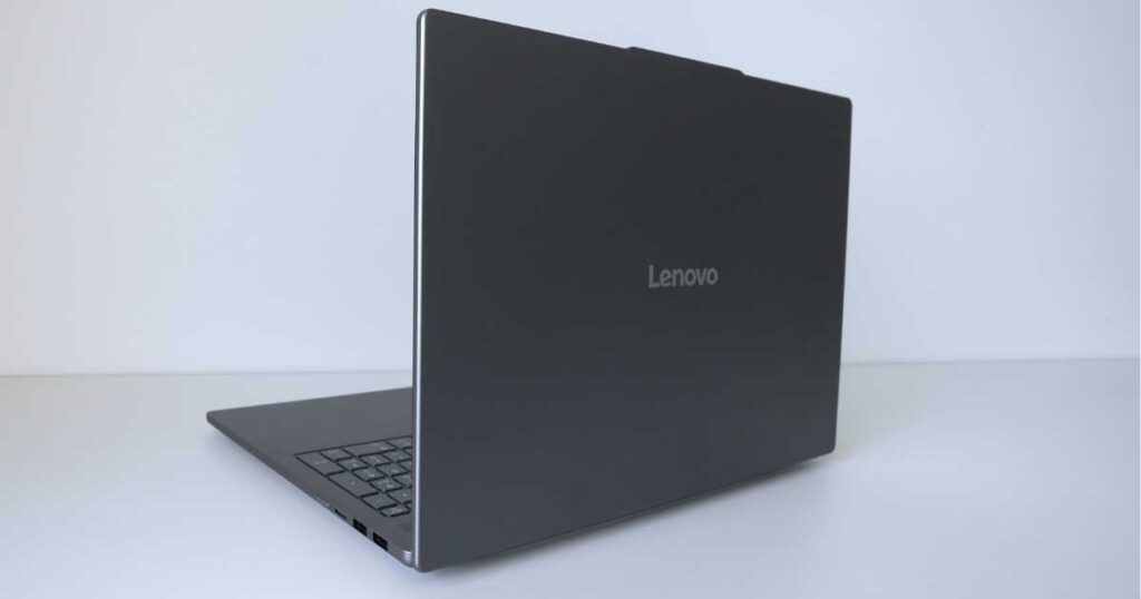 Lenovo IdeaPad Slim 5 Gen 10画面開いて天板メイン