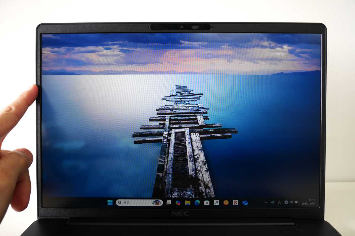 LAVIE Direct N14 Slim_画面ベゼル薄い