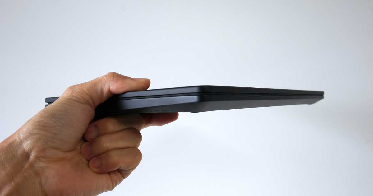 LAVIE Direct N14 Slim_片手持ち