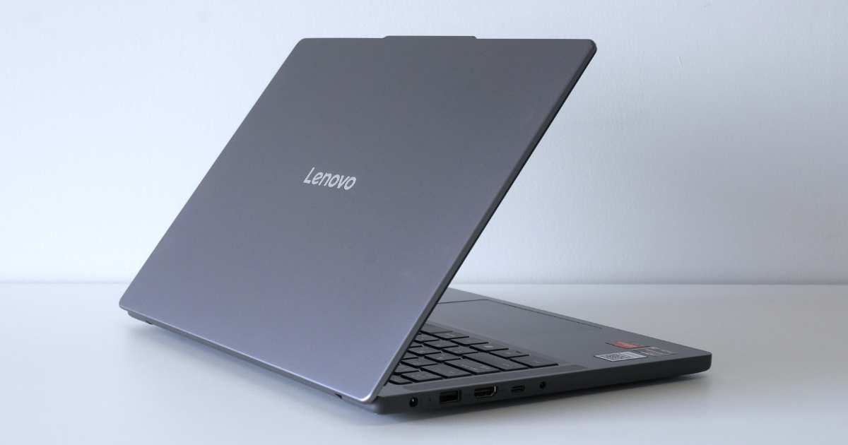 IdeaPad Slim 3 Gen 10_正面斜め
