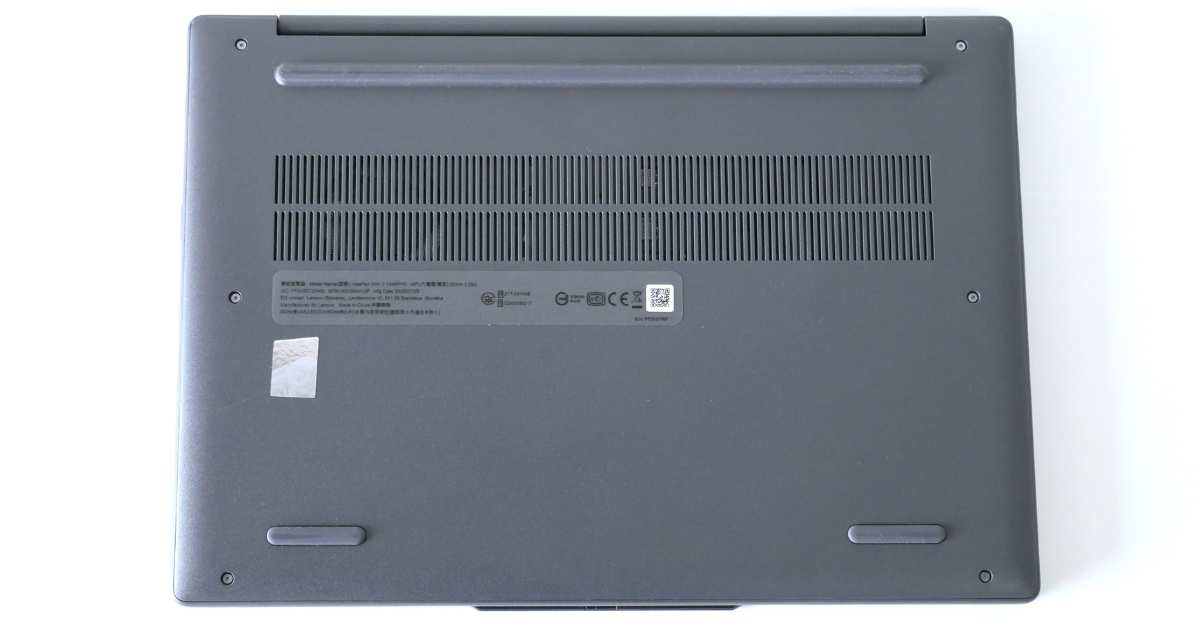 IdeaPad Slim 3 Gen 10_裏面